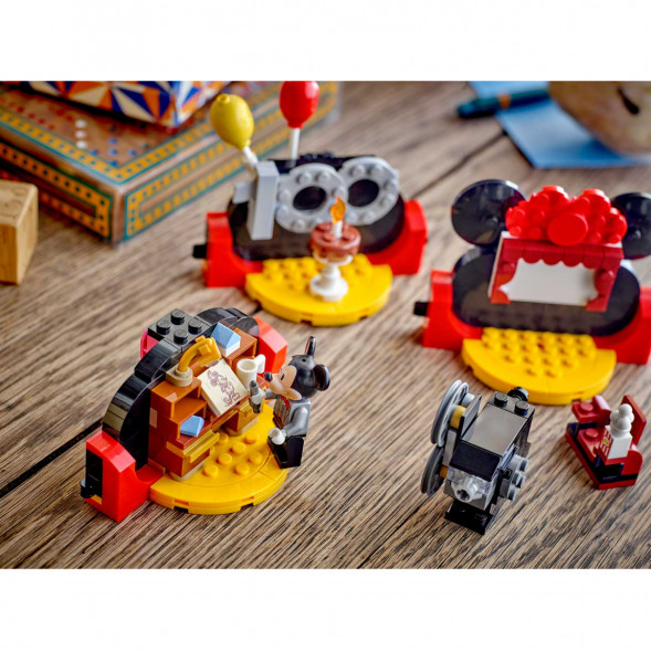 Конструктор LEGO Disney 40600 Празднование 100-летия Дисней в Новосибирске