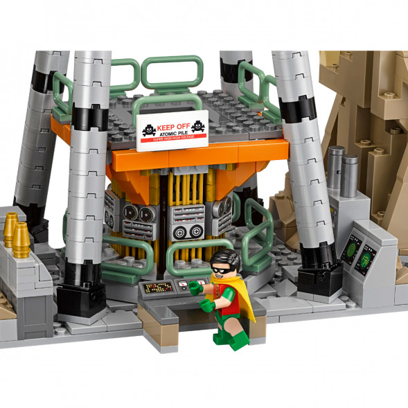 Конструктор LEGO Коллекционные наборы 76052 Логово Бэтмена в Новосибирске
