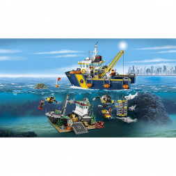 Конструктор LEGO City 60095 Корабль исследователей морских глубин