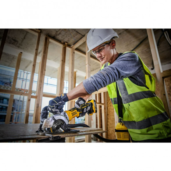 Аккумуляторная дисковая пила DEWALT DCS571N без АКБ и ЗУ в Новосибирске
