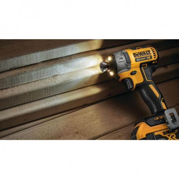 Аккумуляторный шуруповерт DEWALT DCF887N, без АКБ и ЗУ в Новосибирске