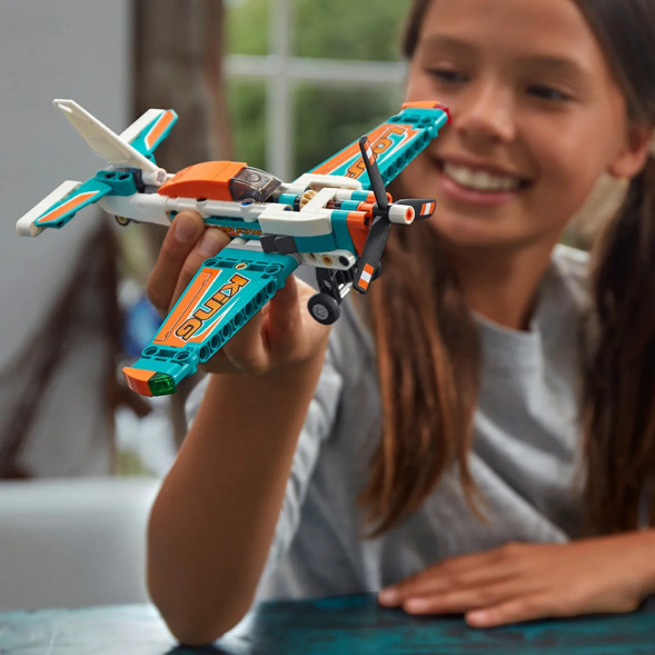 Конструктор LEGO Technic 42117 Гоночный самолёт в Новосибирске