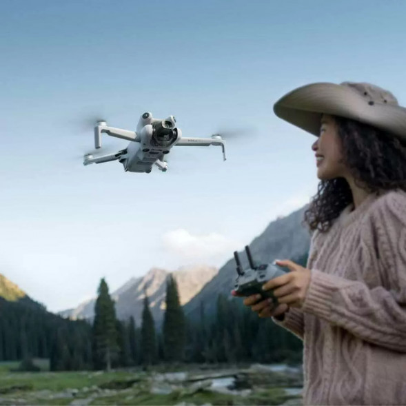 Квадрокоптер DJI Mini 4 Pro Fly More Combo (DJI RC 2) в Новосибирске