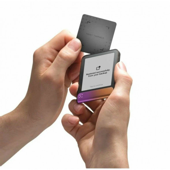 Аппаратный криптокошелек Ledger Flex, Ferro Fuchsia в Новосибирске