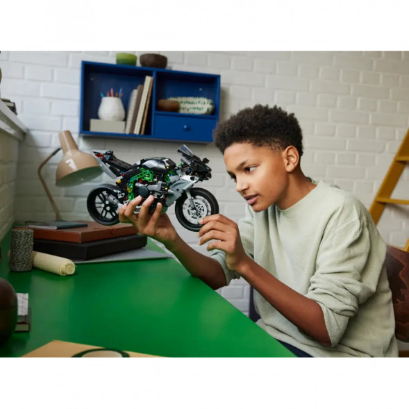 Конструктор LEGO Technic 42170 Мотоцикл Kawasaki Ninja H2R в Новосибирске